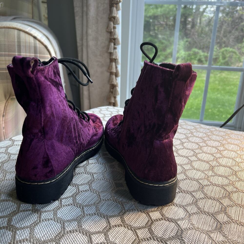 dELiA*s Farrah Combat Boot Burgundy Wine Crush Velvet 8 Y2K Grunge Festival 90’s - Picture 4 of 9